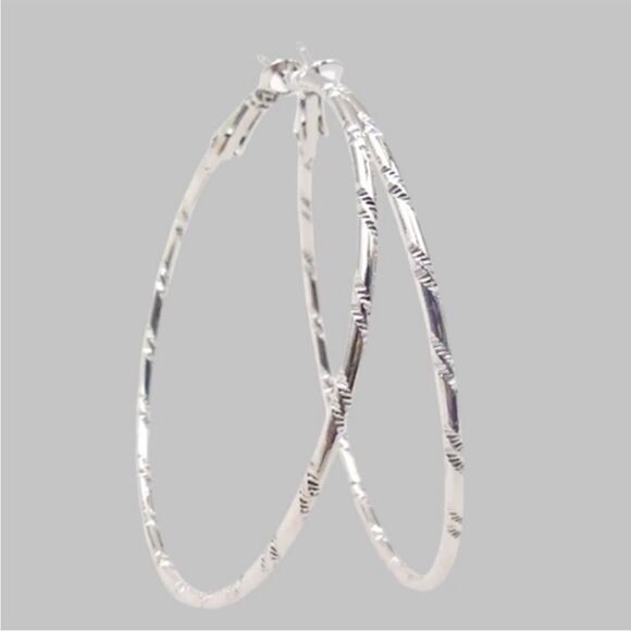 X Large Silver Diamond Cut  Hoop Earrings NEW - Picture 3 of 3